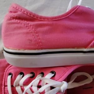FILA Vintage Pink Canvas Sneakers Shoes Size 10 FILA Vintage Pink Canvas Sneakers Shoes Size 10